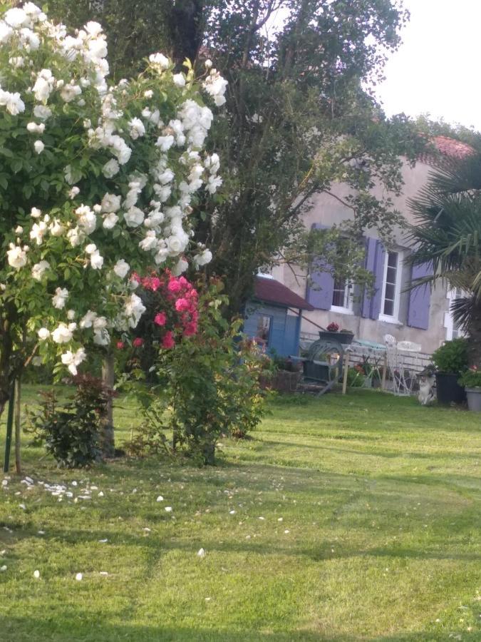 Maison De Campagne A La Ferme Pillac Exterior foto
